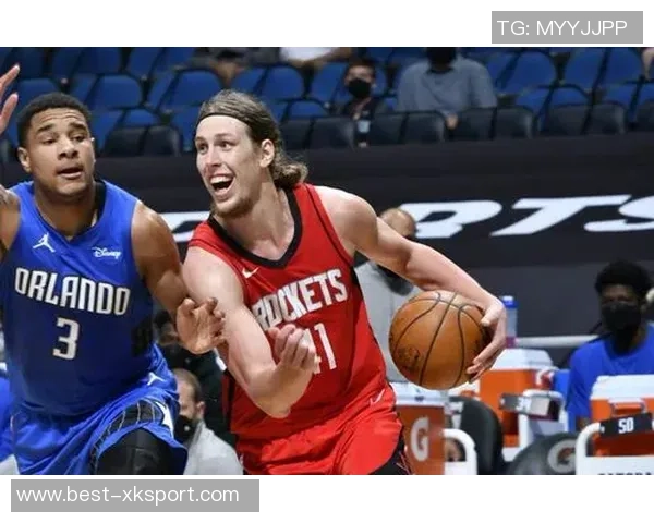 黄蜂希望康诺顿940万合同成为有效交易筹码以增强球队实力 黄蜂希望康诺顿940万合同成为有效交易筹码以增强球队实力